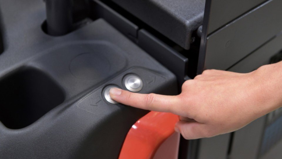 Fotografija tastera za pratioca za Linde viljuskar za komisioniranje N20 B, N20-N25, N20-N25 HP
