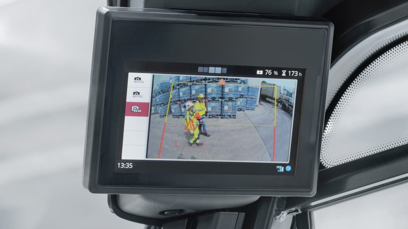Reverse Assist Camera kompanije Linde Material Handling sa pogledom na pešake